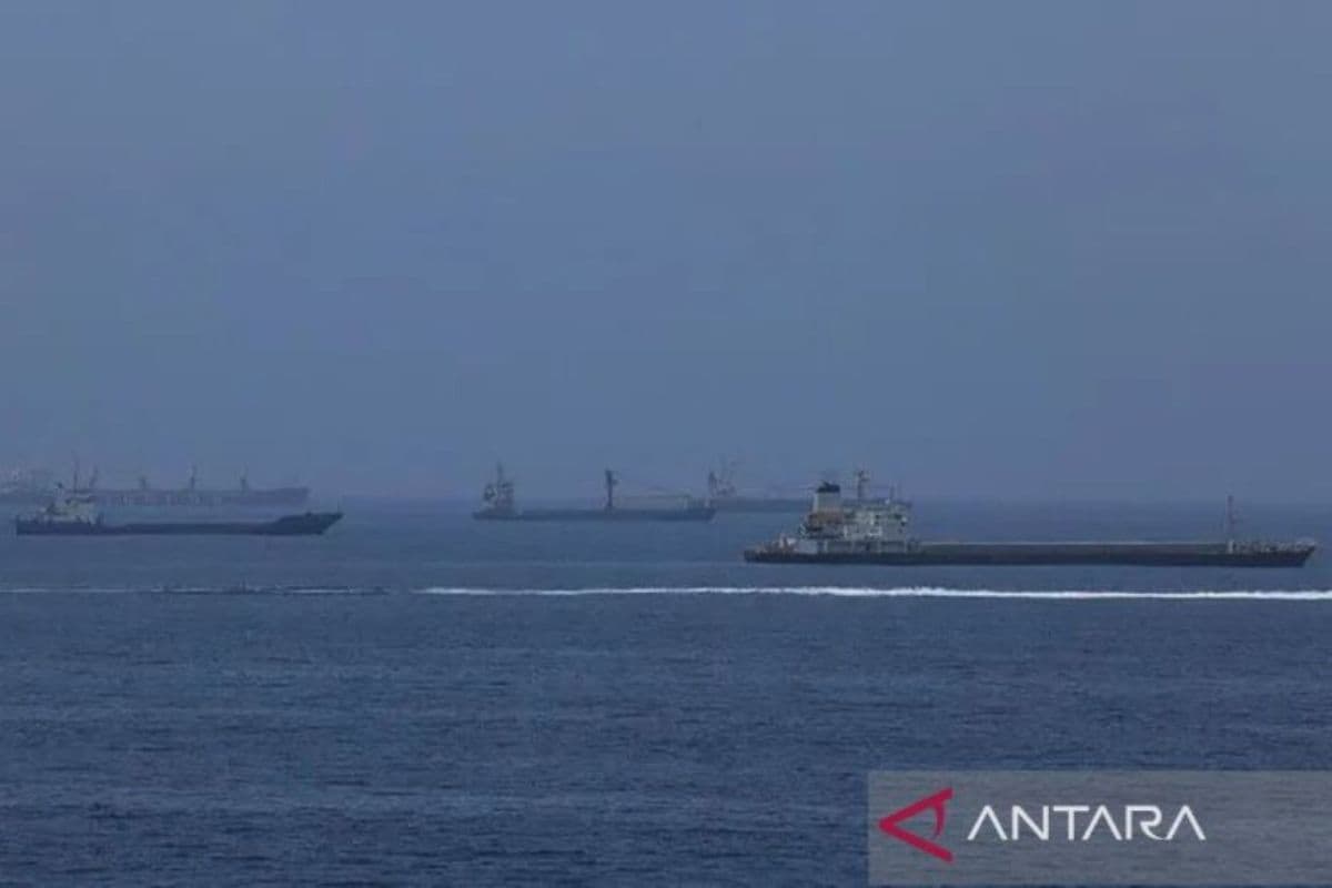 AS Paksa Kapal Niaga Tetap Pilih Jalur Selatan Hormuz Meski Iran Gugat Serangan