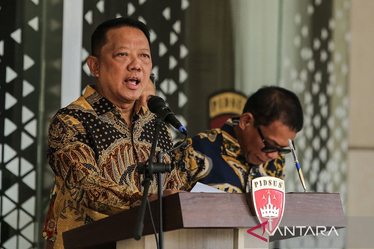 Jaksa Adian Mundur, Prabowo Minta Pejabat Introspeksi: Apa Arti di Balik Kepala Daerah?