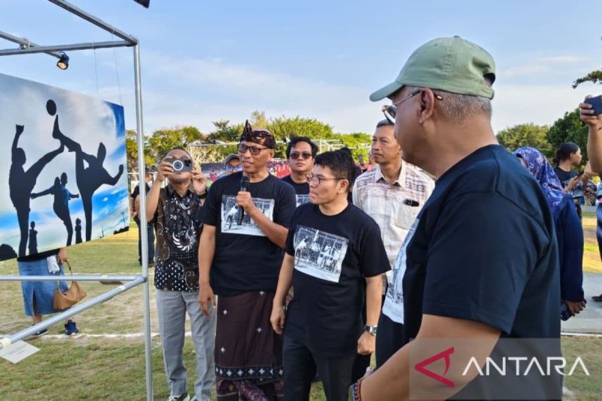 Lebih dari Sekadar Olahraga: Menelisik Memori Kolektif Bangsa lewat Lensa 'Negeri Bola' di Nusa Dua