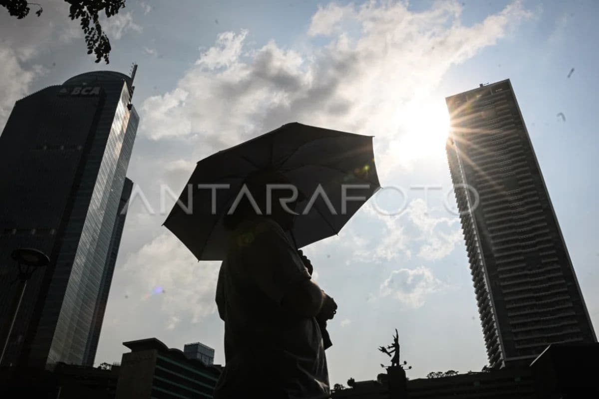BMKG Prediksi Cuaca Jakarta: Dari Cerah Pagi hingga Awan Tebal Sore – Apa Artinya bagi Warga?