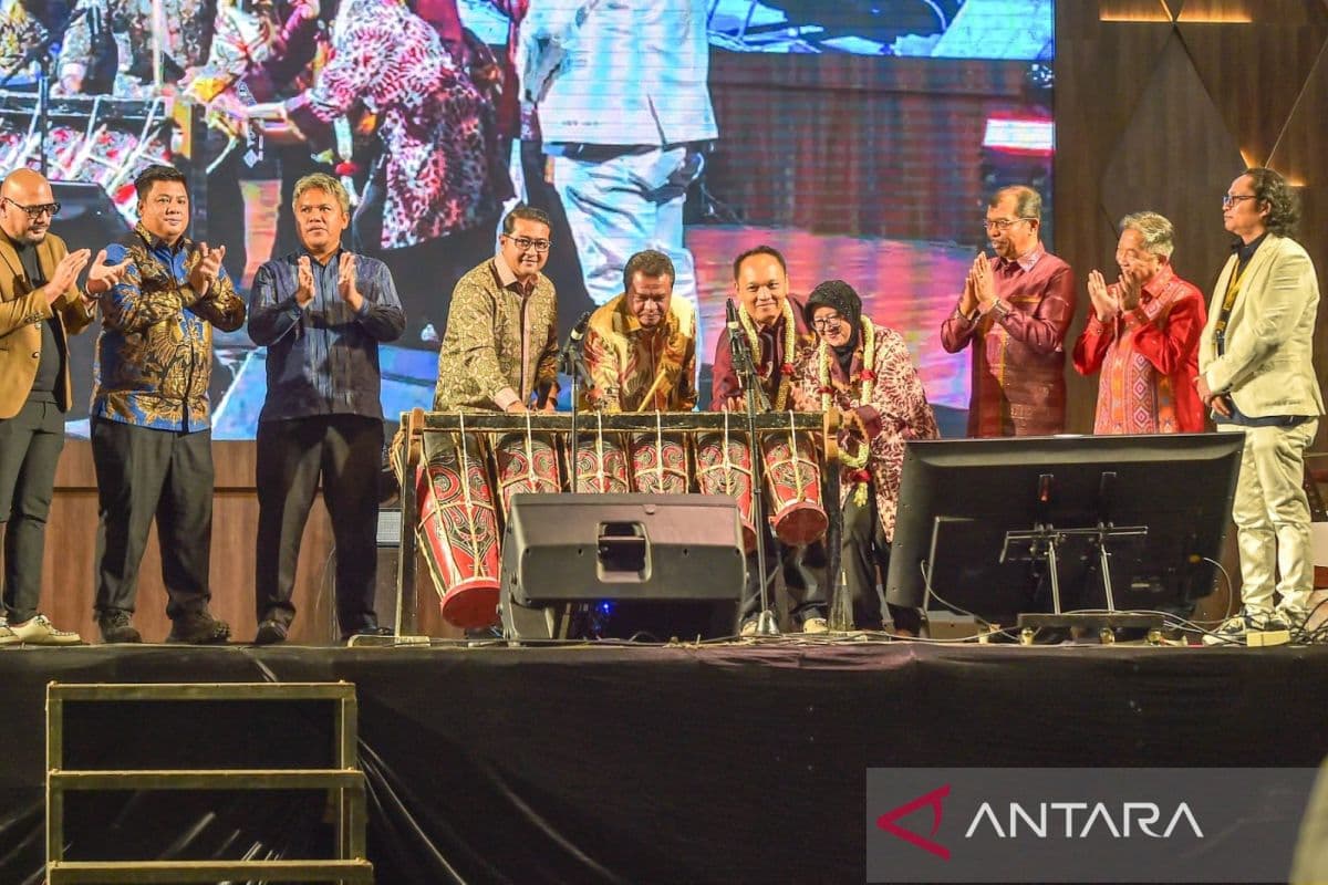 Opera Batak Tona Sian Huta: Seni yang Menggali Emas Ekonomi untuk Danau Toba?