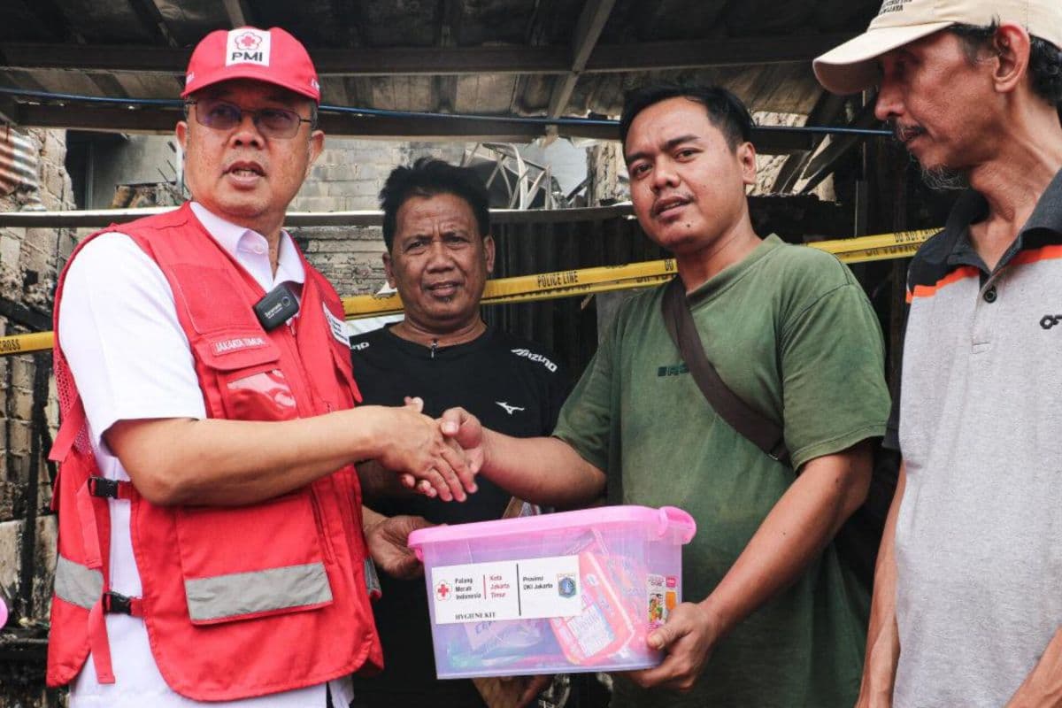 Bantuan Sosial Tiba, Namun Apa yang Hilang? Kebakaran Mematikan di Pulogadung Jadi Cermin Kelemahan Penanggulangan Kota