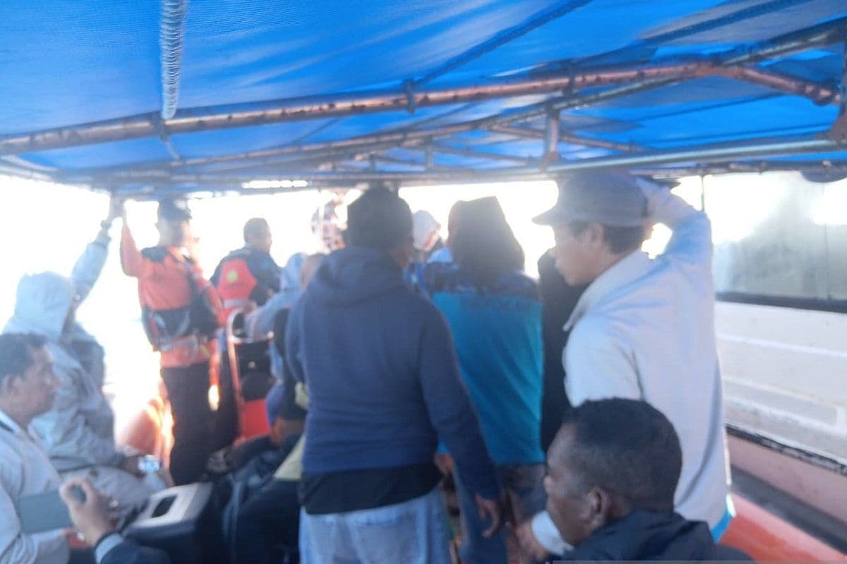 Krisis Transportasi Laut di Kepulauan Aru: 14 Penumpang Tertahan Karena Mesin Speedboat Gagal