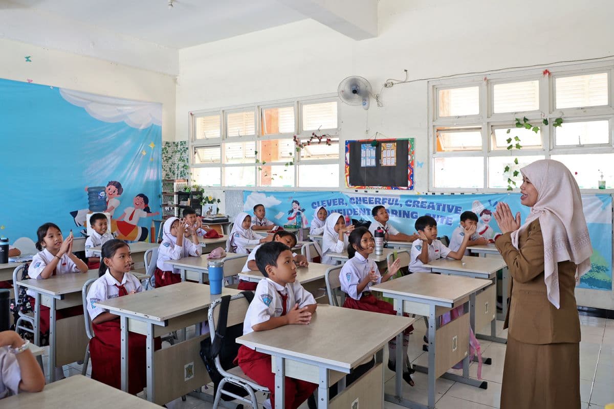 Sekolah Swasta Menggeser Dominasi Negeri: Apa Makna Perubahan Pilihan Orang Tua di Surabaya?