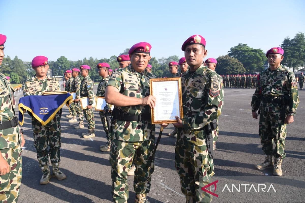 Penghargaan Marinir atas Operasi Kasuari: Apakah Ini Benar‑Benar Bukti Keberhasilan atau Cermin Konflik Berkepanjangan?