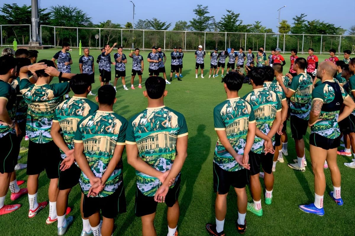 Misi 'Bedah Karakter' Bernardo Tavares: Strategi Psikologis di Balik Latihan Perdana Persebaya