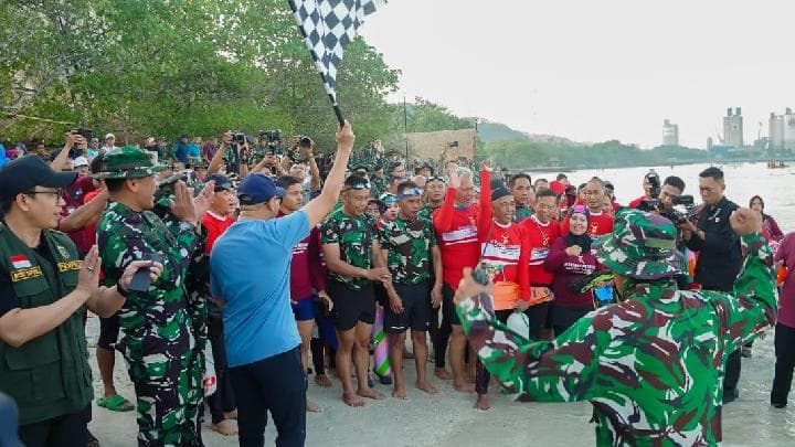 Gubernur Lampung Paksa Masyarakat Bersih Pantai: Simbolisme Lingkungan atau Agenda Politik?