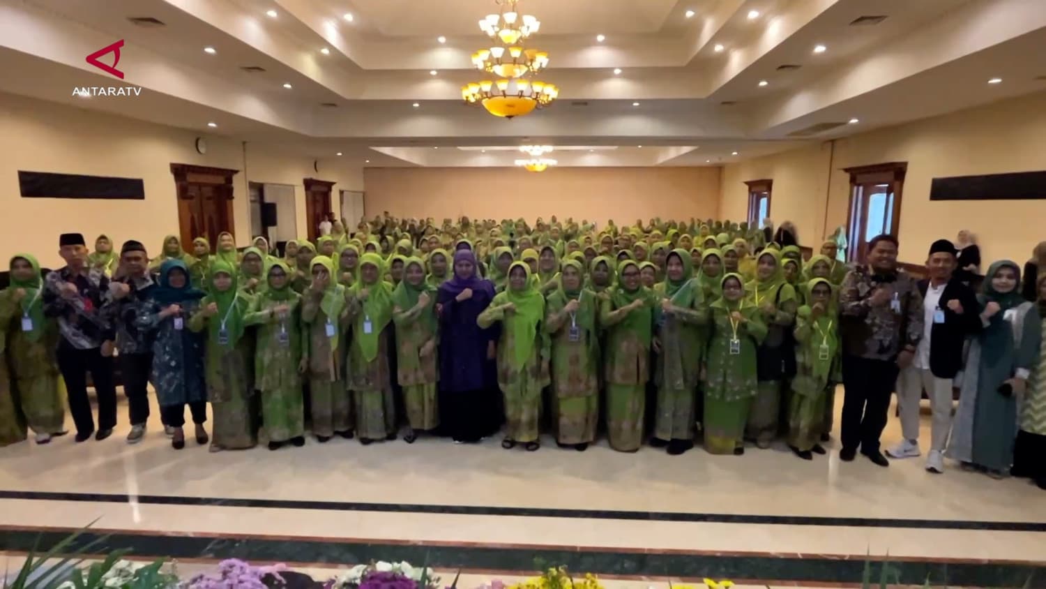 Dakwah 4.0: Khofifah Tantang Muslimat NU Taklukkan Kecerdasan Buatan demi Benteng Ideologi