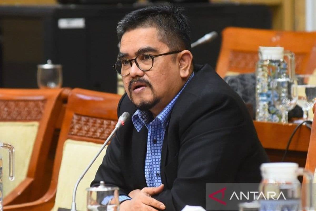Skandal 'Korupsi Elit': Eks Jampidsus Terjerat TPPU, Emas 74 Kg Disita, DPR Desak Hukuman Mati!