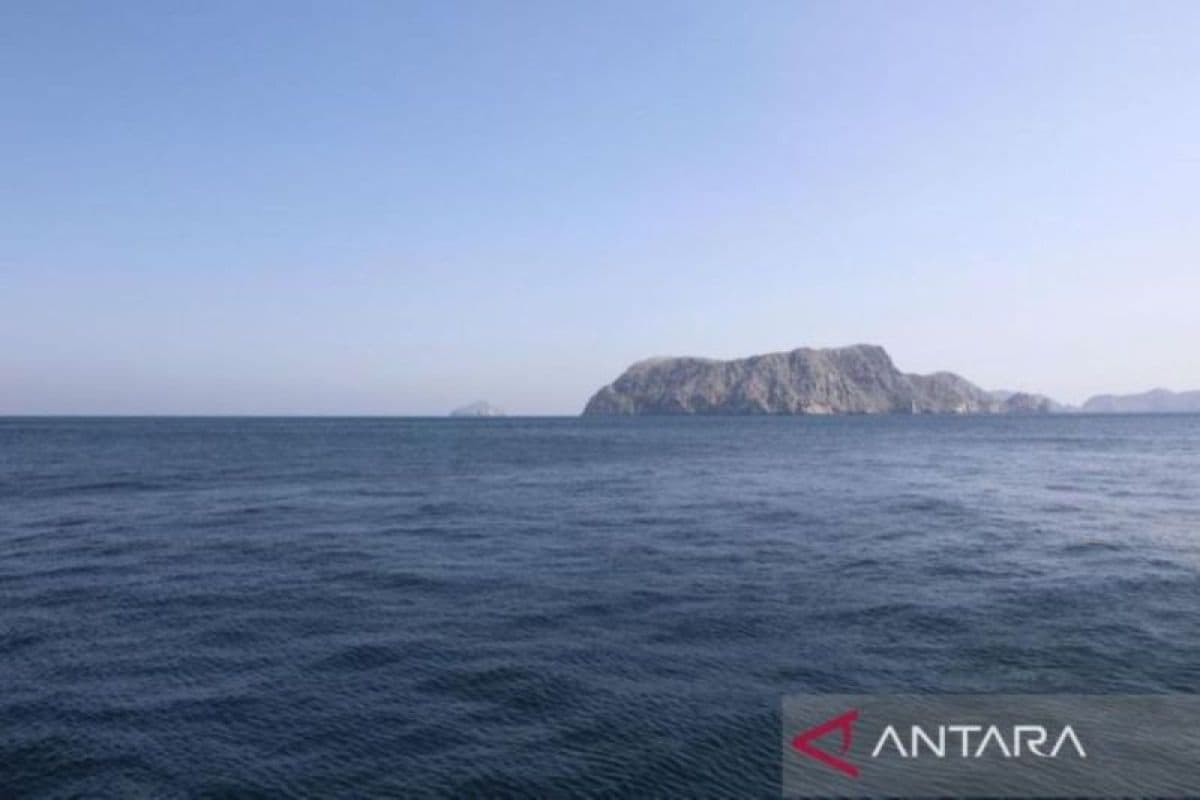 Ketegangan Memuncak di Selat Hormuz: Iran Menuntut AS Patuh Perjanjian, AS Balas dengan Serangan Balik