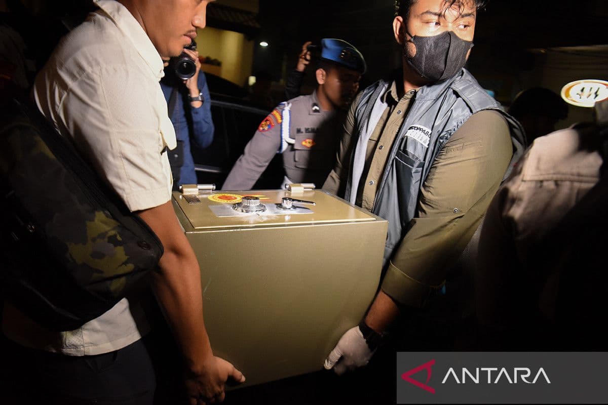 Polri Limpah 3 Kasus Korupsi Besar, Komjak Desak Jampidsus Definitif Segera Nama