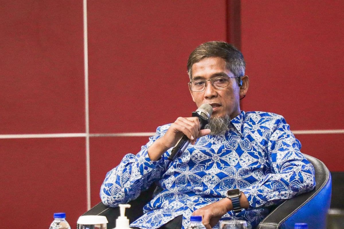 Romantisasi Peran Ayah atau Sekadar Formalitas? Menguliti Kebijakan 'Fleksibilitas' ASN Jateng Antar Anak Sekolah