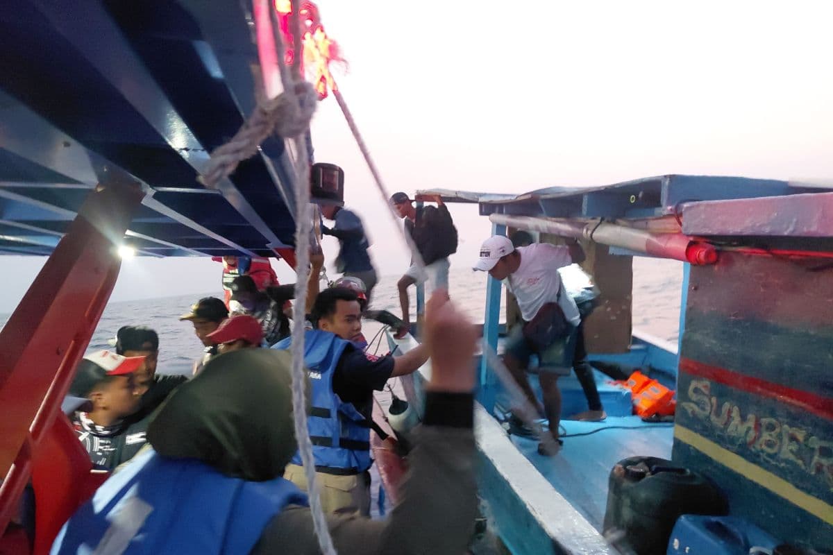 Krisis Mesin KM Sumber Rezeki: 26 Penumpang Selamat, Tapi Apa Harga Nyamannya?