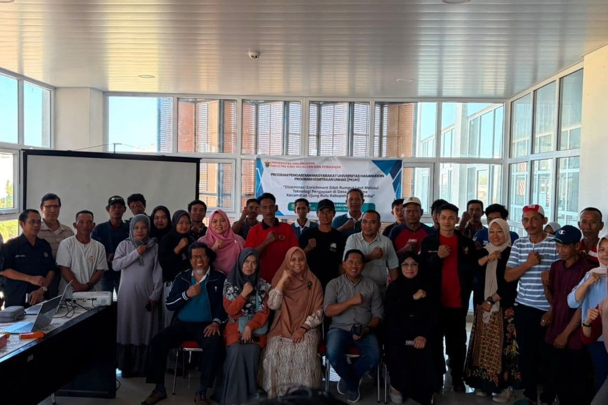 Terobosan atau Sekadar Janji? FIKP Unhas Ajarkan Teknik Pengayaan Bibit Rumput Laut di Bulukumba