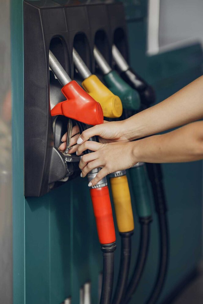
 Oil prices down 3% with recession fears in focus